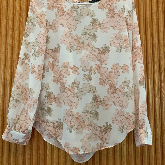 6 neutral women’s tops - J Crew, Banana Republic, Skora - Picture 13 of 14